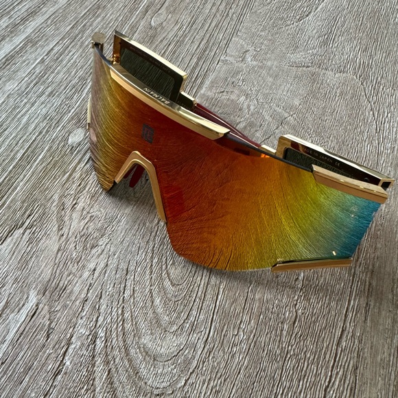 Excluded Balmain Sunglasses, New 395 - Picture 11 of 14